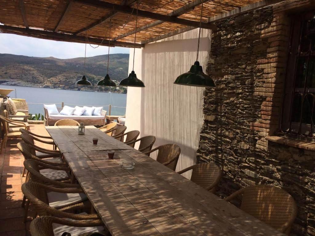 Isla Privada En Cadaques De Ensueno Con 11 Habitaciones Dobles Con Bano Privado Y Piscina Екстериор снимка