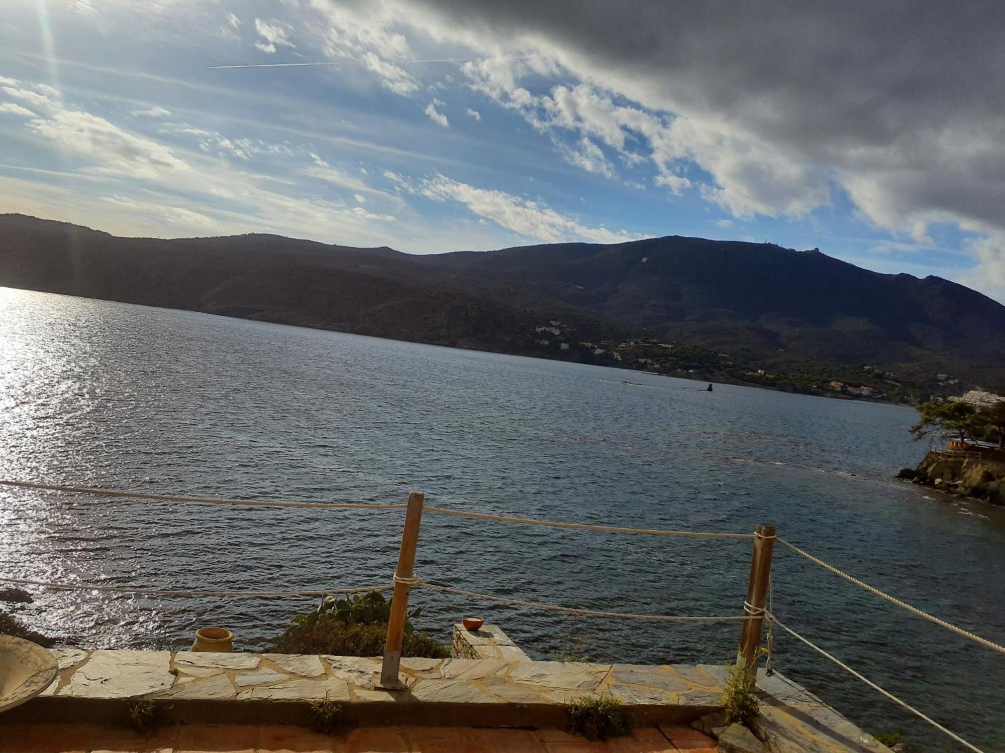 Isla Privada En Cadaques De Ensueno Con 11 Habitaciones Dobles Con Bano Privado Y Piscina Екстериор снимка